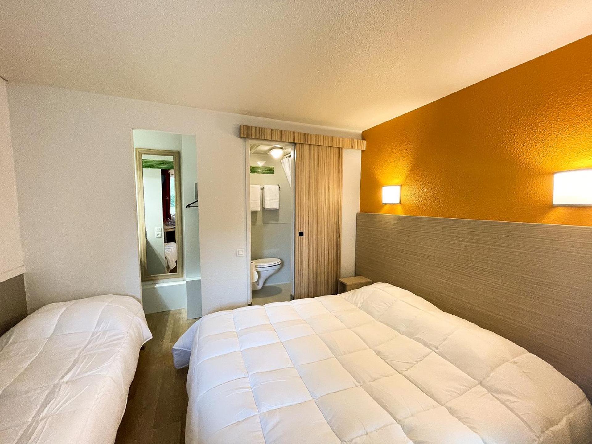 Hotel Du Parc - Chantepie Bagian luar foto