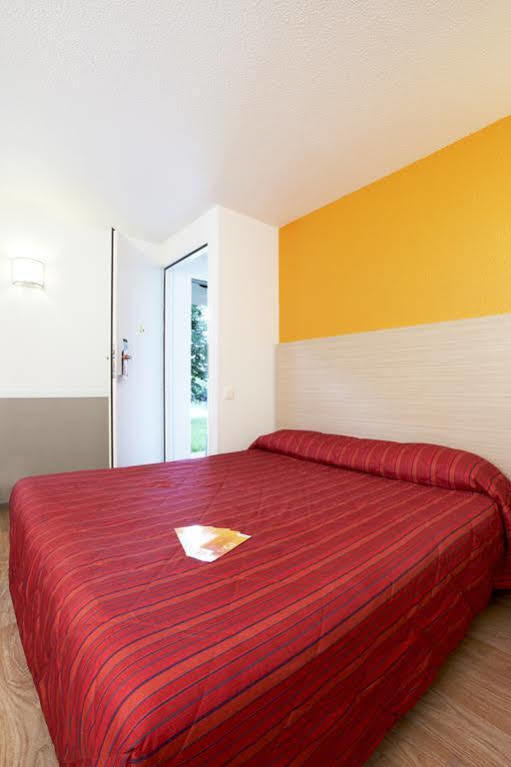 Hotel Du Parc - Chantepie Bagian luar foto